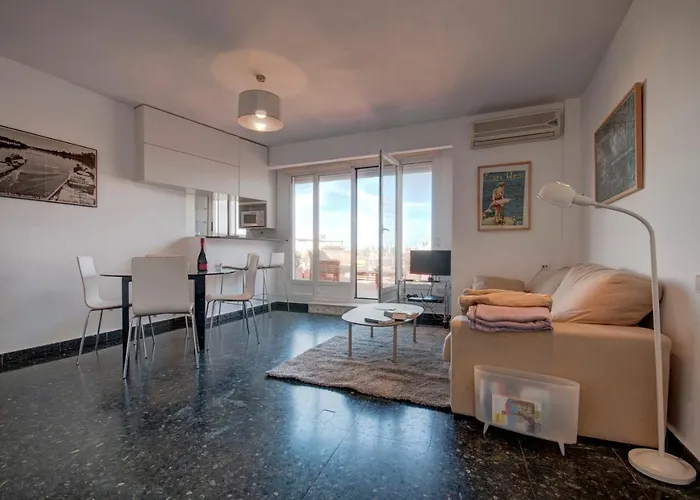 Beds & Breaks Gimenez Apartment